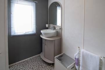 Lodge for 6 People in Hastings, High Weald, Photo 4