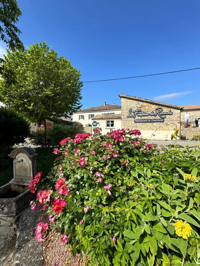 Location de vacances pour 27 personnes, avec Jacuzzi ainsi que Terrasse et Piscine à Rochefort-en-Valdaine