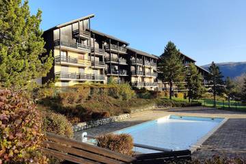 Gîte pour 3 personnes, avec piscine et terrasse à Gresse-en-Vercors