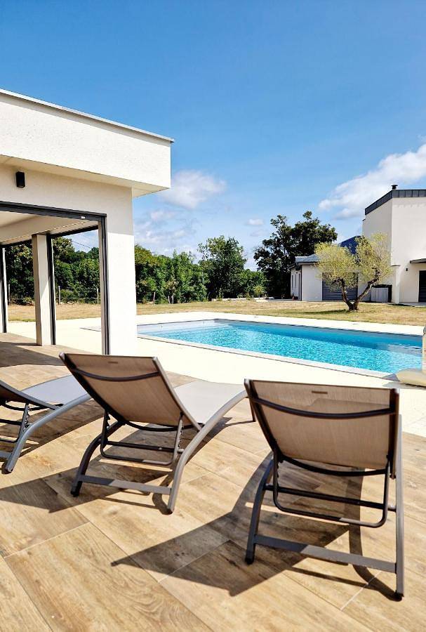 Villa pour 4 personnes, avec Terrasse ainsi que Jardin et Piscine dans l' Aveyron
