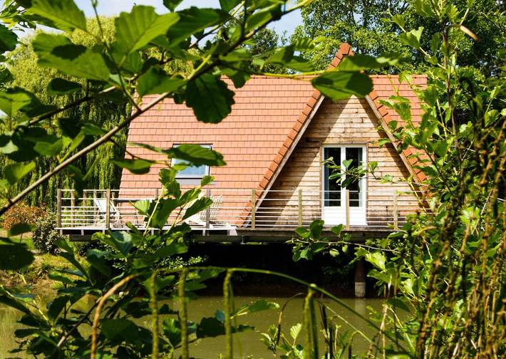 Gîte pour 4 personnes, avec Balcon et Terrasse ainsi que Jacuzzi et Jardin