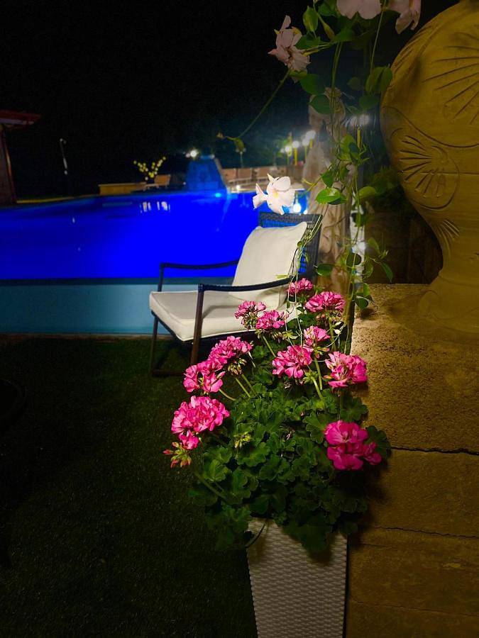Appartamento per 5 persone, con Balcone e Terrazza nonché Idromassaggio e Giardino a Bagnara Calabra