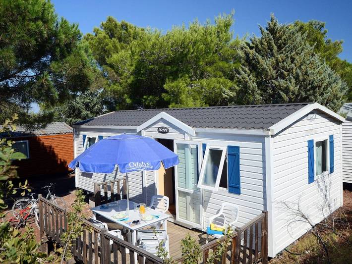 Bungalow für 6 Personen, mit Terrasse und Pool in Agde