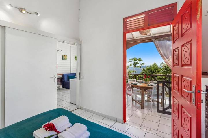 Parc de vacances pour 2 personnes, avec vue ainsi que piscine et jardin en Guadeloupe - 3