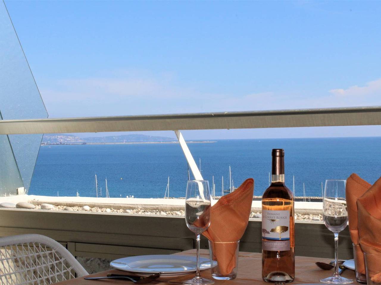 Appartement entier, Appartement 2 Pièces, 4 couchages avec terrasse et vue panoramique in Villeneuve-Loubet Plage, Villeneuve-Loubet
