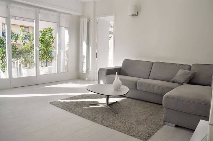 Appartement entier, Beau 2 P, centre ville, 100 m des plages,  Air Conditionné in Menton, Côte méditerranéenne (France)