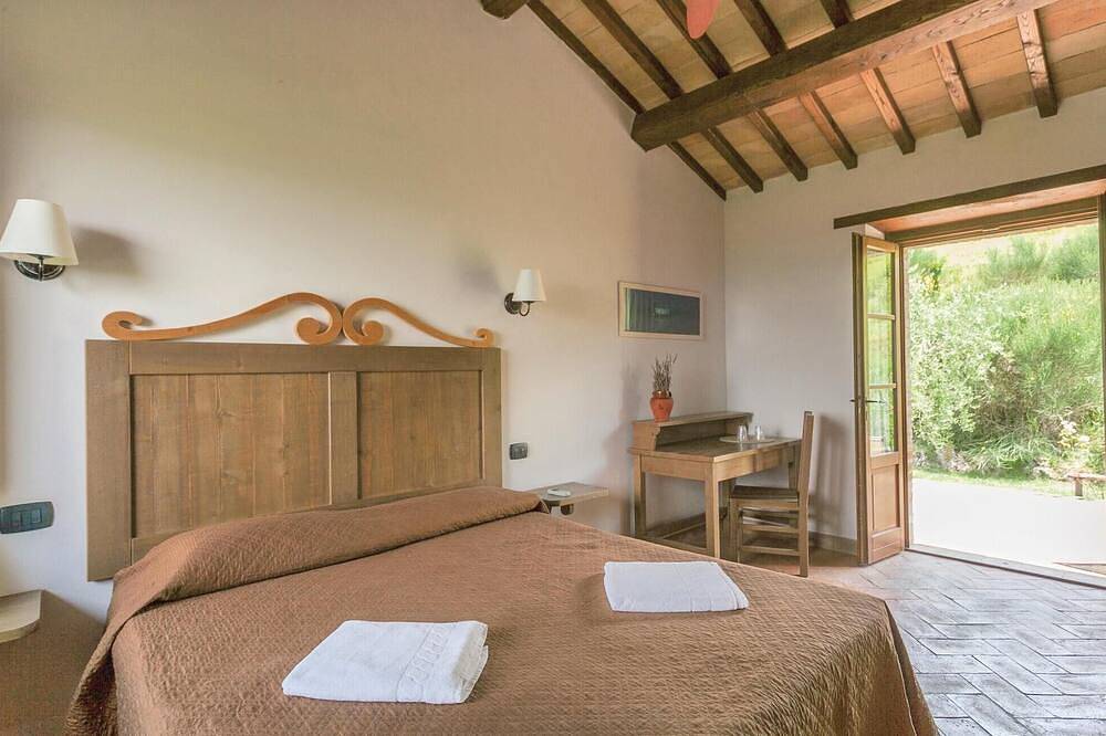 Nice home in Lugnano in Teverina in Lugnano in Teverina, Terni Province