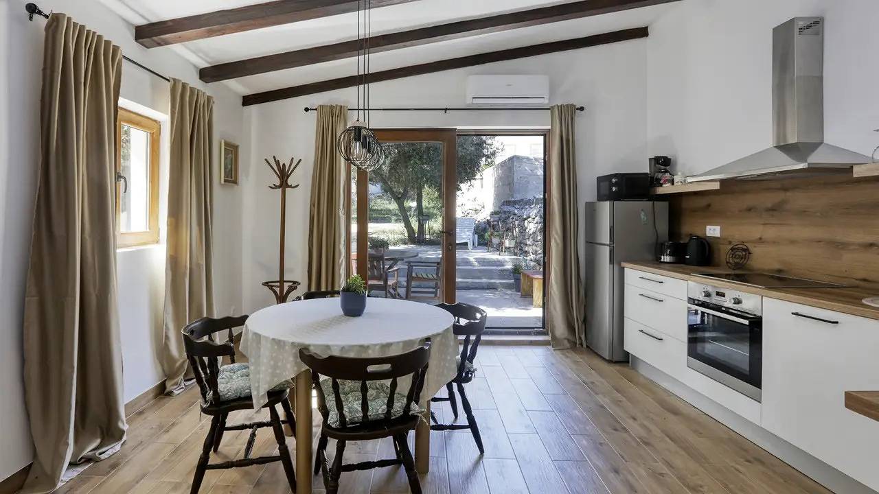 Ganze Ferienwohnung, Ferienwohnung für 4 Personen (38 m²) in Jezera in Tisno, Murter