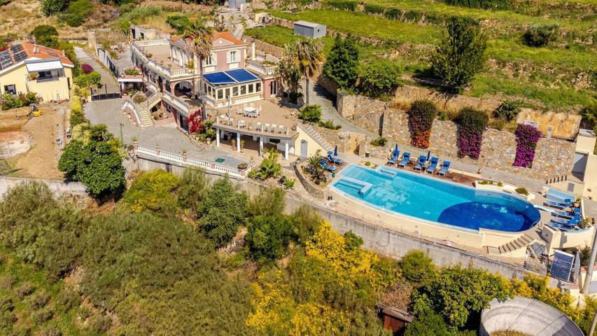 Location de vacances pour 24 personnes, avec balcon et piscine dans Ospedaletti - 2