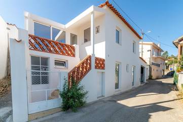 Gîte pour 6 personnes, avec vue et balcon dans Miranda do Corvo