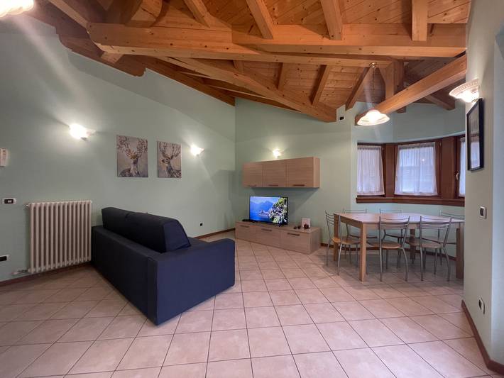 Appartamento per 5 persone, con Balcone e Giardino a Pinzolo