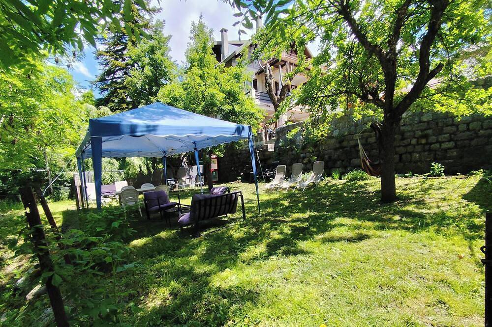 Ganze Wohnung, Noryema Vacation Rental, sleeps 3, 30 m², in the heart of the village, Entraunes in Entraunes, Nizza und Umgebung