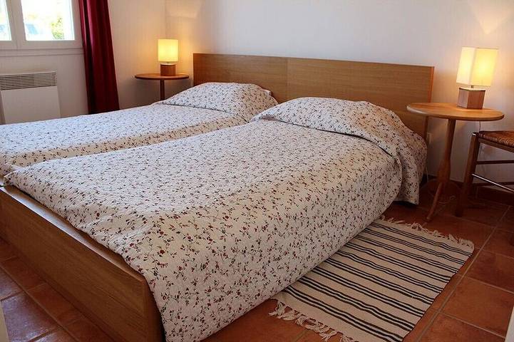 Location de vacances pour 6 personnes, avec terrasse ainsi que piscine et jardin à Pierrevert - 3