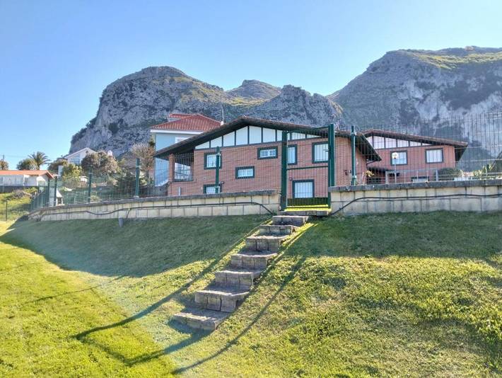 Chalet para 8 personas, con piscina además de vistas y jardín, Se admiten mascotas en Cantabria - 3