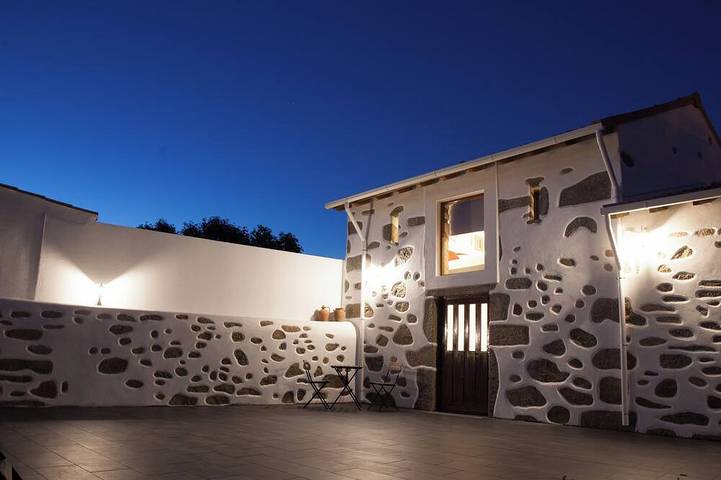 Casa de campo para 2 pessoas, com piscina e varanda e ainda jardim em Vila Nova de Gaia