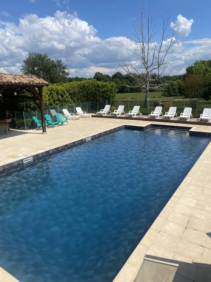 Gîte pour 8 personnes, avec jardin ainsi que piscine et terrasse à Gageac-et-Rouillac