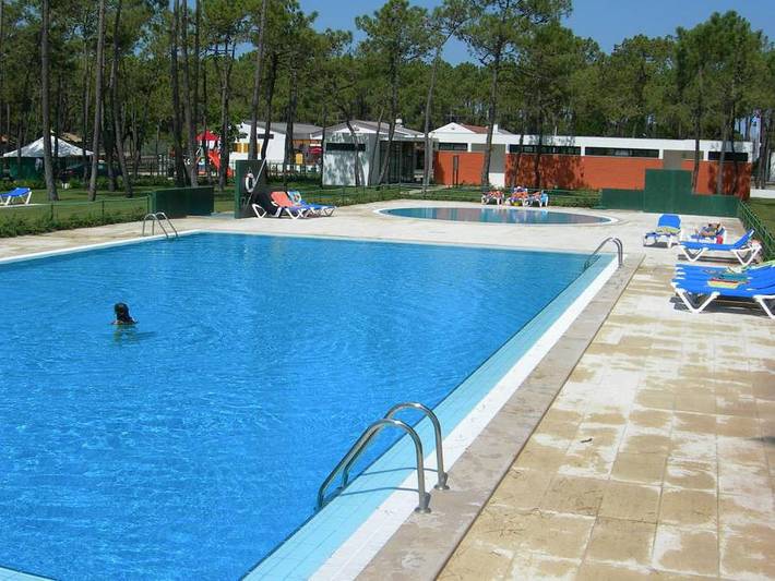 Bungalow para 2 pessoas com piscina infantil in Praia da Cova Gala, Figueira da Foz