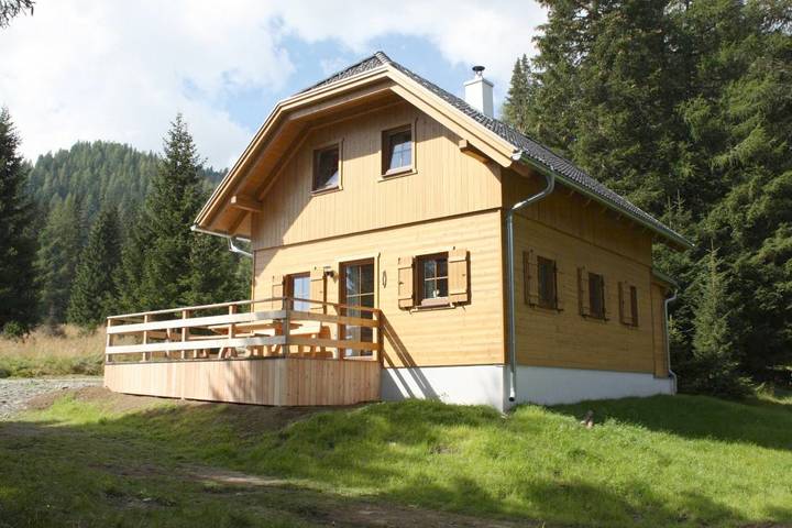 Chalet für 8 Personen, mit Sauna und Ausblick sowie Garten, mit Haustier