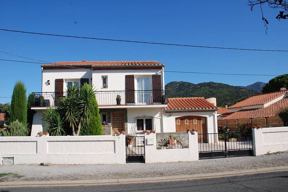 Appartement entier, Appartement bien aménagé au rez-de-chaussée dans une villa individuelle, pour 2/4 personnes, Cl. 3⭐️⭐️⭐️ in Sorède, Côte méditerranéenne (France)