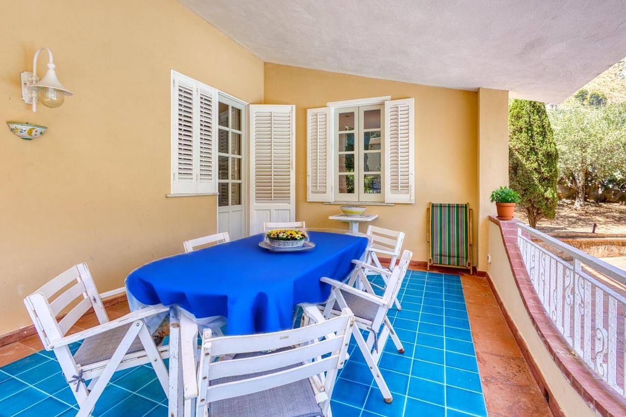Villa with Private Pool in Capo Zafferano, Bagheria