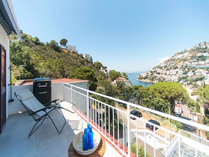 Location de vacances pour 6 personnes, avec terrasse, adapté aux familles dans Canyelles Petites