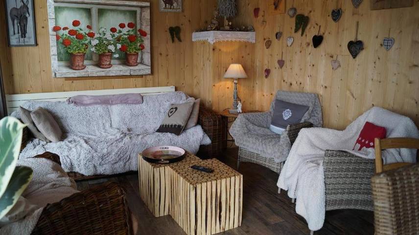 Chambre d’hôte pour 2 personnes, avec jardin et jacuzzi dans le Jura - 2
