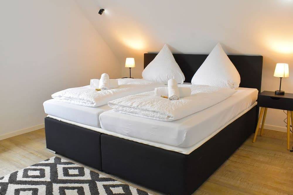 Twinbettzimmer - Hotel Emmerich in Winningen, Osteifel