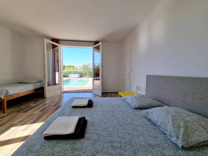 Villa pour 8 personnes, avec terrasse ainsi que piscine et jacuzzi dans le Languedoc-Roussillon - 3