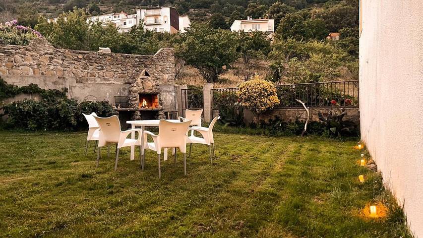 Chalet para 7 personas, con jacuzzi además de piscina y jardín, Familias con niños en Valle del Jerte - 4