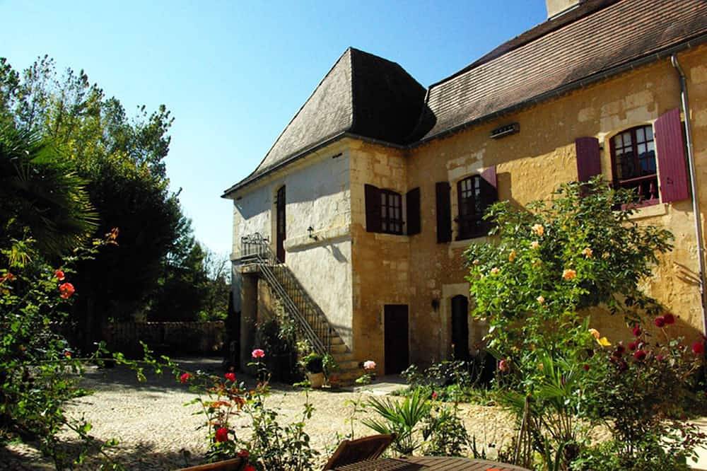 Privatisation du domaine in Villamblard, Périgord Pourpre