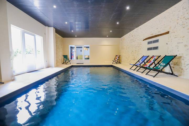 Maison de vacances pour 30 personnes, avec terrasse et jardin dans le Cher