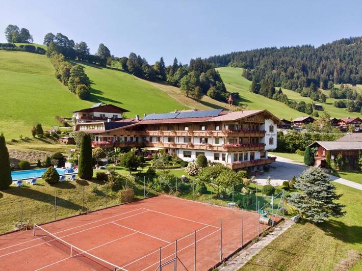 Hôtel pour 2 personnes, avec jardin et piscine ainsi que balcon et sauna