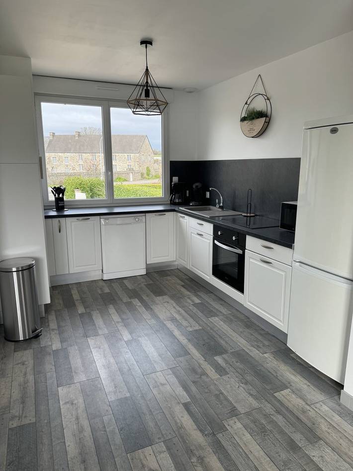 Gîte pour 6 personnes, avec terrasse et jardin, animaux acceptés à Quettehou - 2