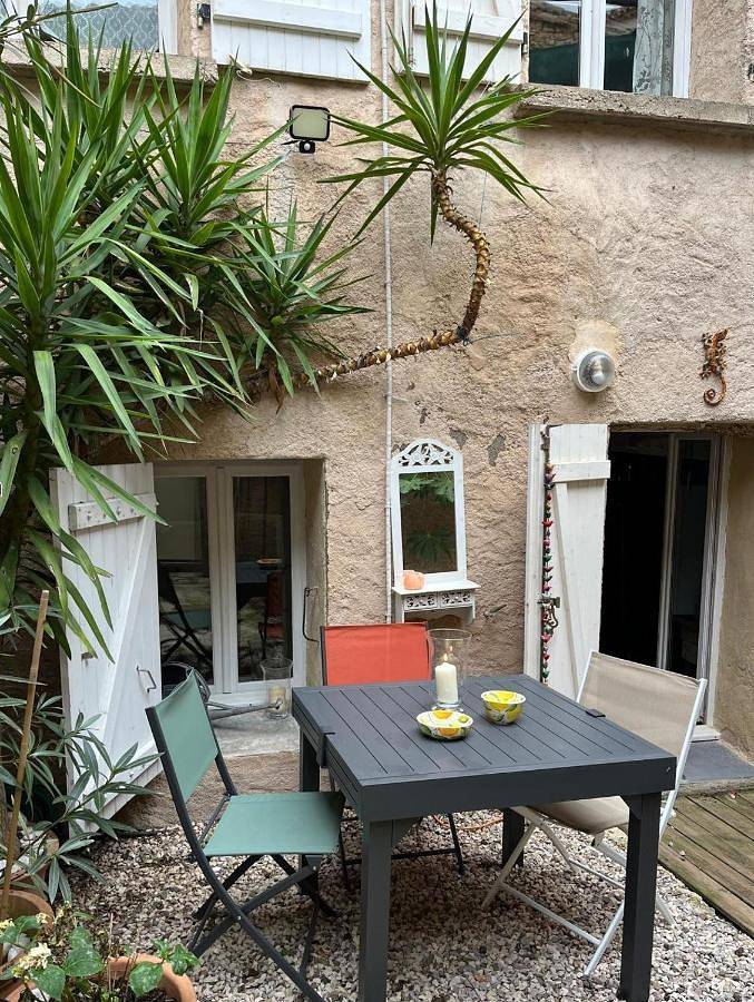 Location de vacances pour 6 personnes, avec jardin à Puisserguier - 2
