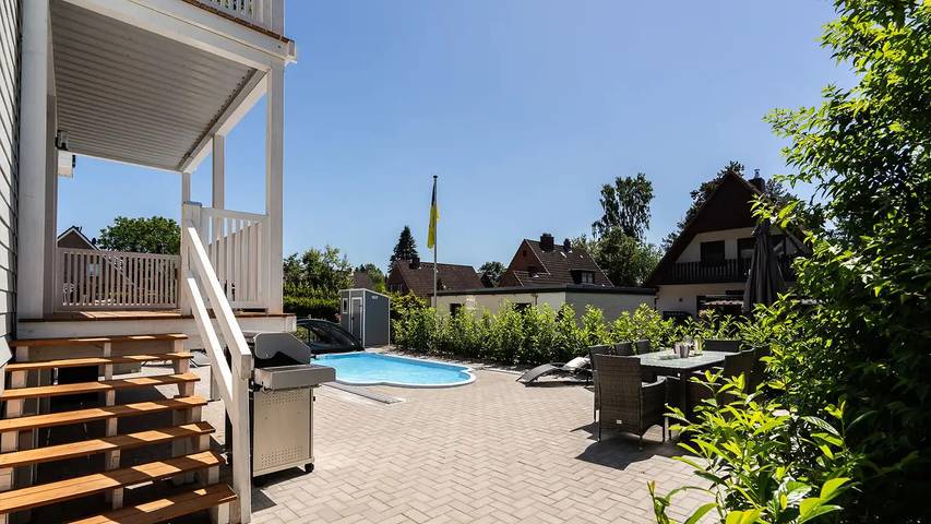 Ferienwohnung für 8 Personen, mit Balkon und Sauna sowie Pool in Ratekau