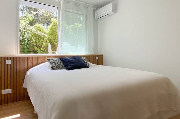 Gîte pour 4 personnes, avec terrasse ainsi que sauna et jacuzzi dans Plage des Estagnots - 3