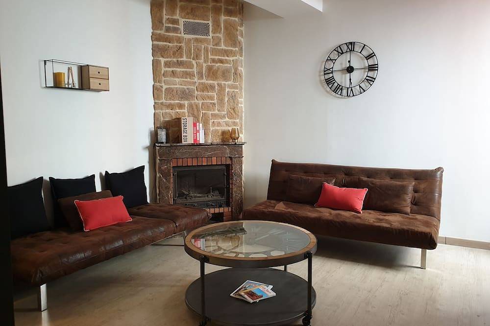 Suite Lit Queen Size avec salon privée et terrasse in Soual, Région de Castres