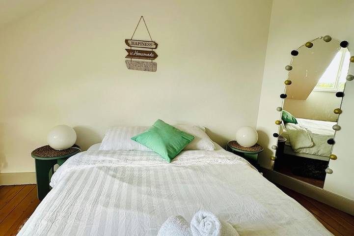 Entire apartment, Vintage Loft •  155 m² •  4 bedrooms •  Parking, Netflix, Ultra-fast fiber Wifi in Mulhouse, Mulhouse region