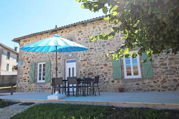 Gîte pour 6 personnes, avec terrasse à Saint-Mathieu