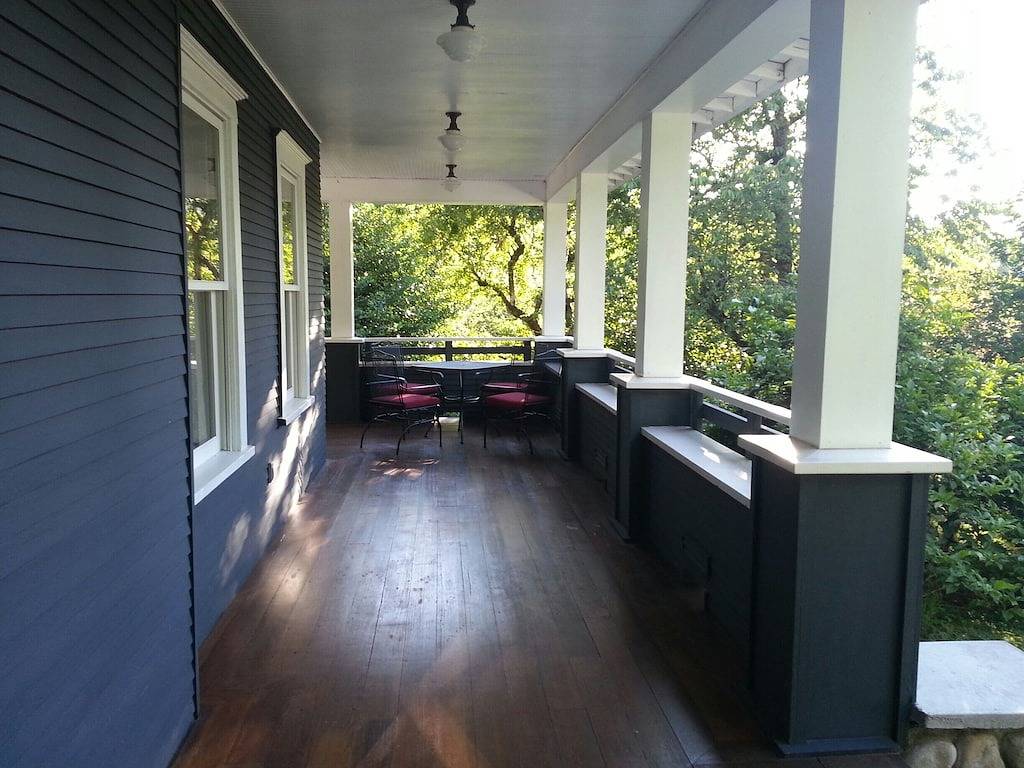 Craftsman Duplex in Old Town Issaquah - Free Wi-Fi in Issaquah, Mount Baker-Snoqualmie Nationalwald