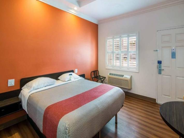 Ganze Wohnung, 1 Queensize-Bett | Nsmk, Micfridge in Lomita, Los Angeles County