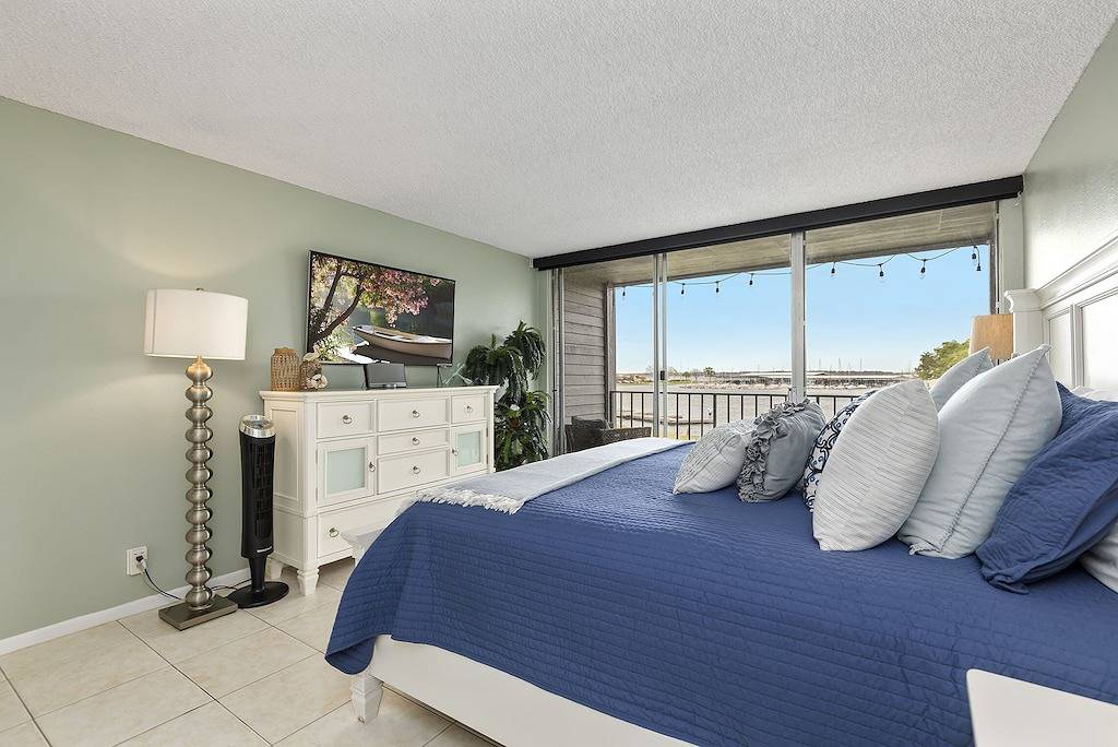 Ganze Wohnung, Genießen Sie den Luxus in der Stadt mit dem Frieden außerhalb der Stadt in Lake Conroe