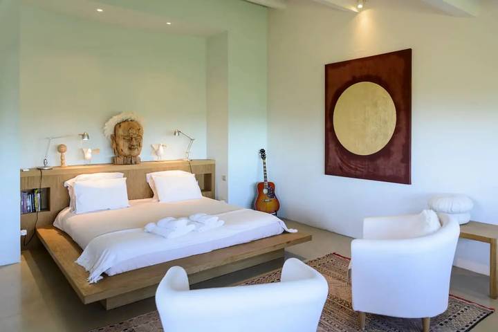 Location de vacances pour 12 personnes, avec jardin ainsi que piscine et terrasse à Roussillon - 4