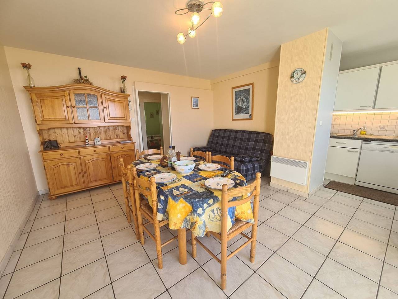 Entire apartment, Renovated 3-room apartment with balcony, near beach - Saint-Jean-de-Monts in Saint-Jean-de-Monts, Vendée