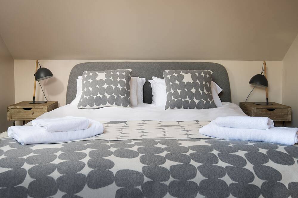 Eildon Melrose Holiday Cottages & Log Cabins - The Granary in Melrose, Scottish Borders