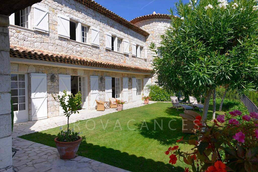 Big holiday house with pool and views at Vence in Vence (Alpes Marítimos), Region de Cannes