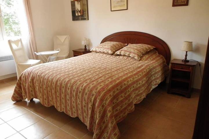 Location de vacances pour 6 personnes, avec terrasse et jardin à Tavernes - 2