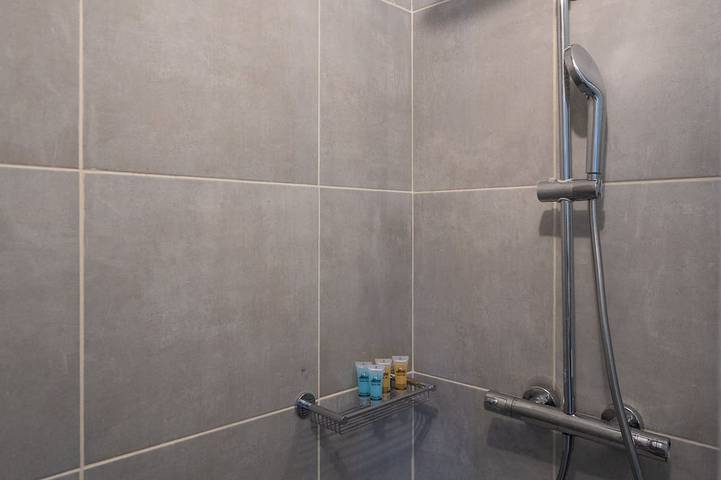 Ganze Wohnung, Villa Flora-8 min walk from Fira in Firostefani, Thera
