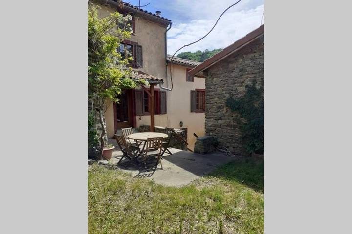 Location de vacances pour 8 personnes, avec terrasse, animaux acceptés à Blesle - 3