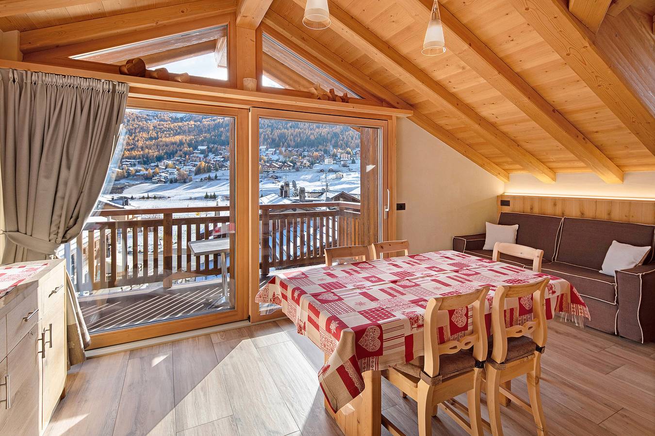Ganze Wohnung, Ferienwohnung 'Rovere' mit Bergblick, Gemeinschaftsgarten und Wi-Fi in Livigno (Stadt), Livigno